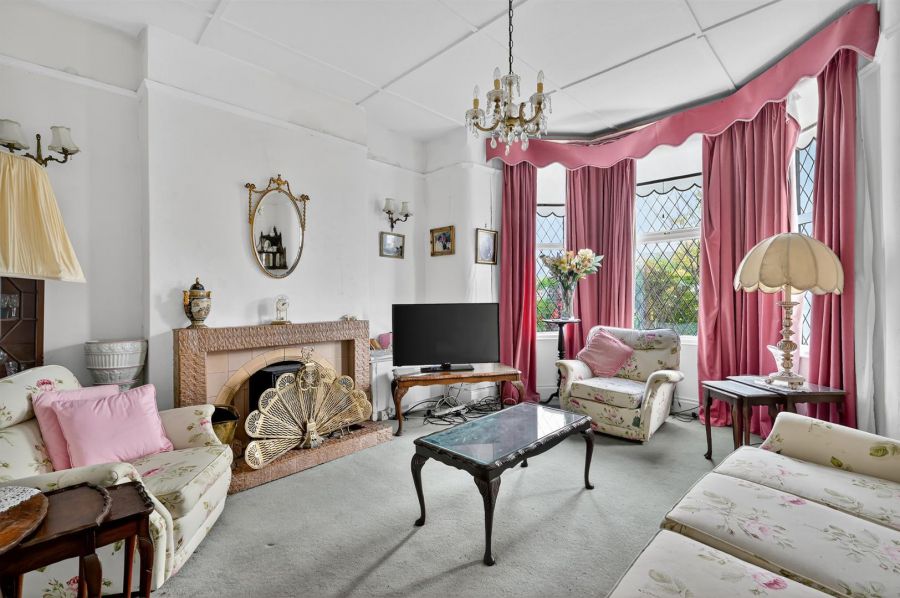 12 Finaghy Park Central