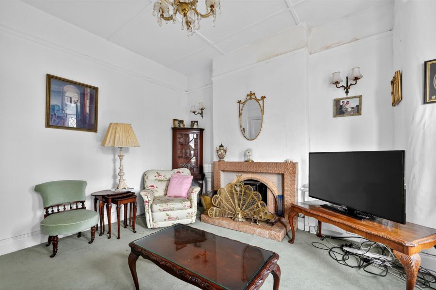 12 Finaghy Park Central