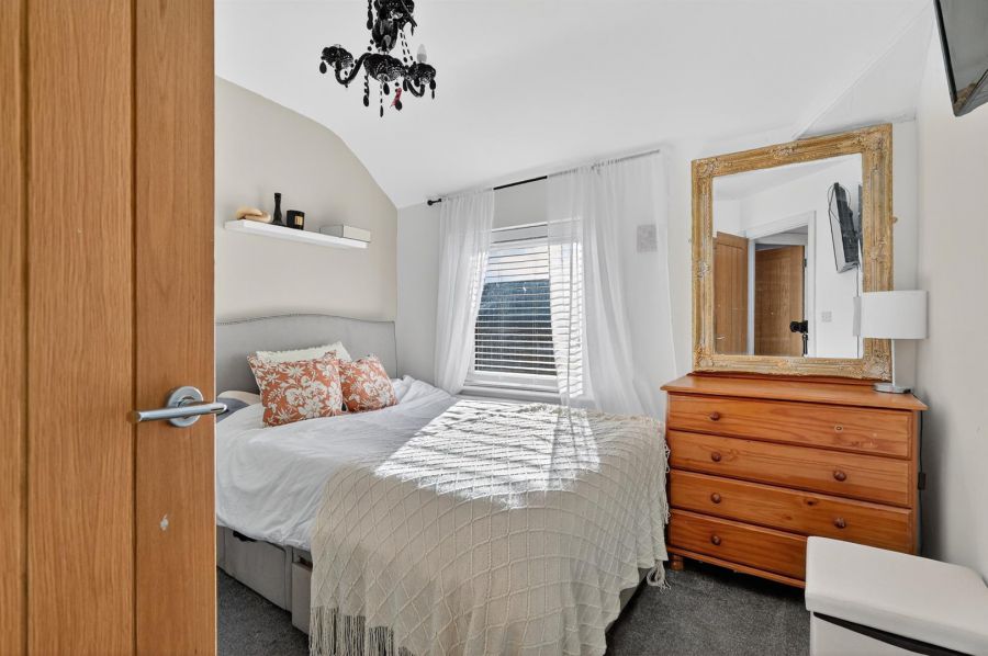 72 Ulsterville Gardens