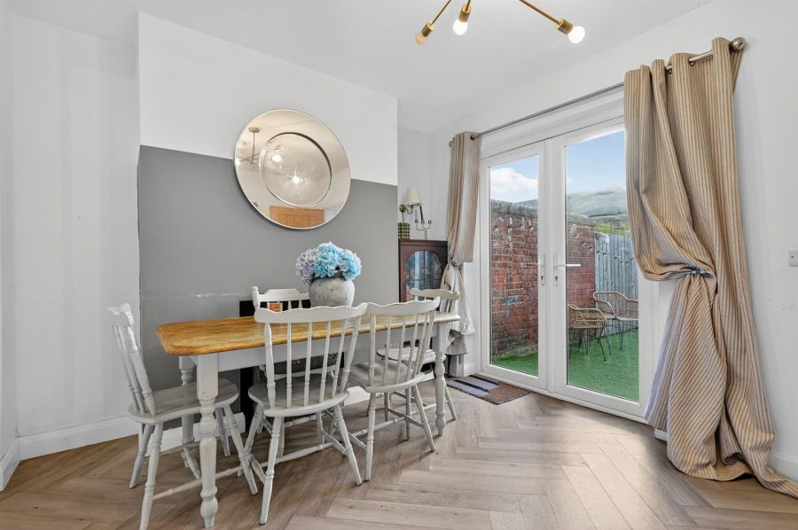 72 Ulsterville Gardens