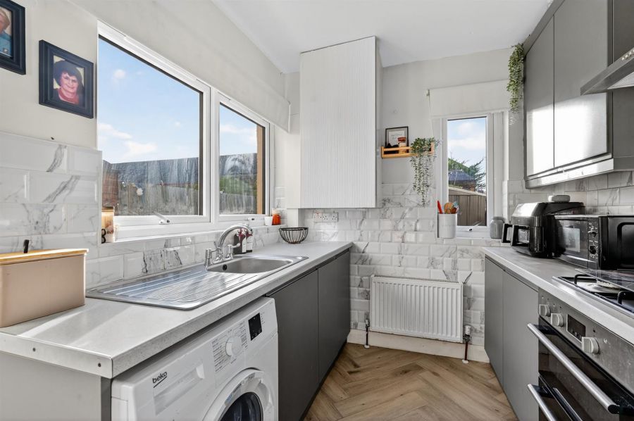 72 Ulsterville Gardens