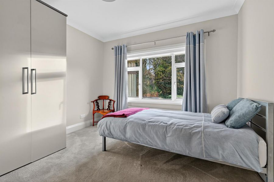 20 Marlborough Park Cross Avenue