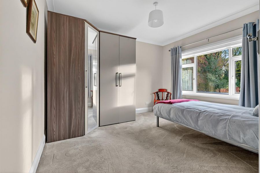 20 Marlborough Park Cross Avenue