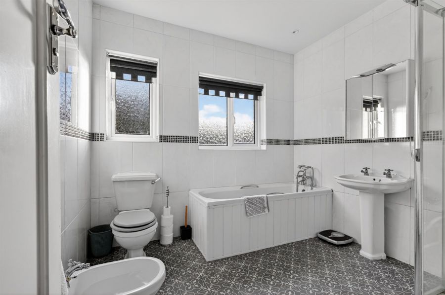 20 Marlborough Park Cross Avenue