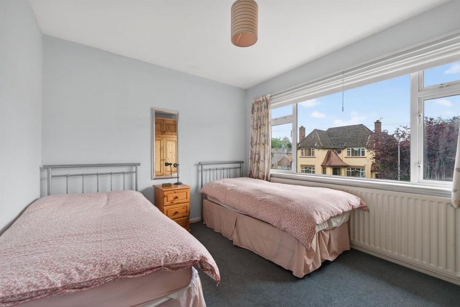33 Dorchester Park