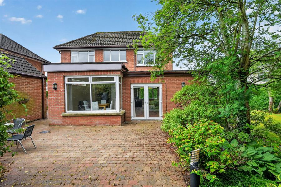 33 Dorchester Park