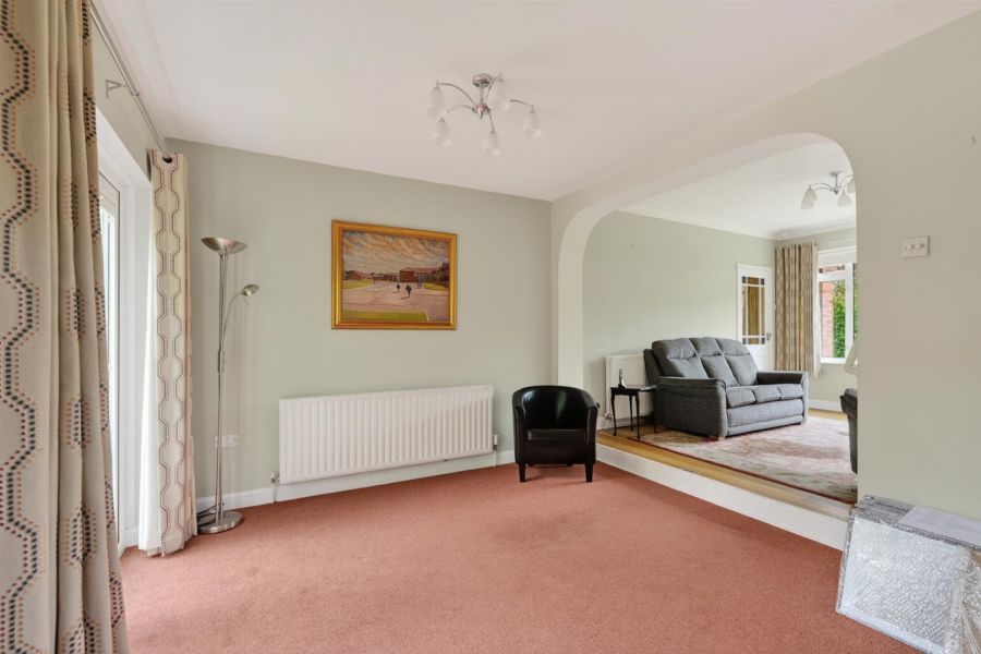 33 Dorchester Park
