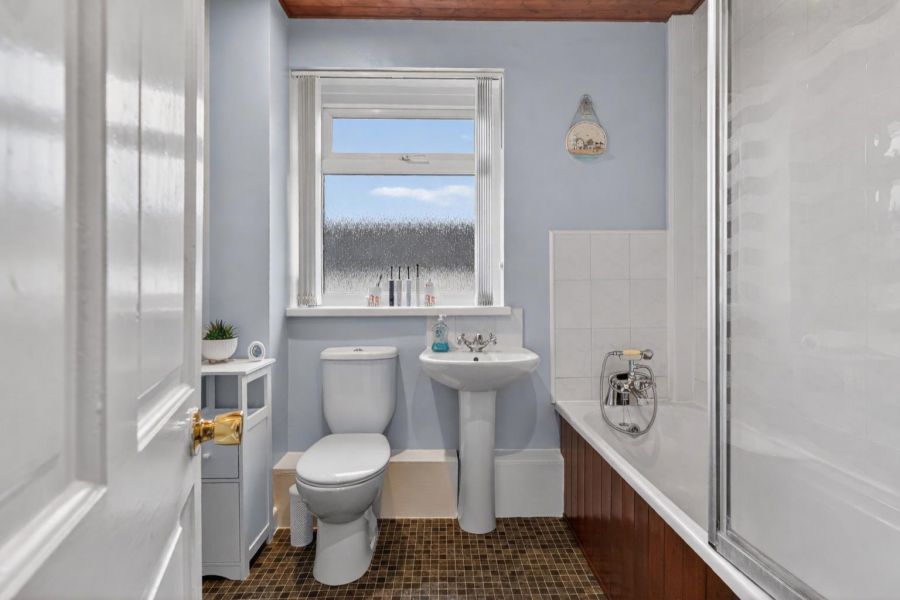 20 Hillmount Gardens