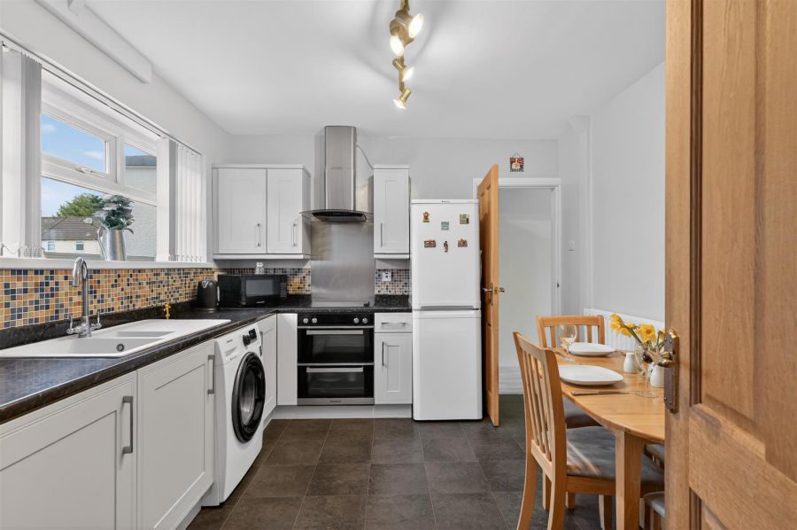 20 Hillmount Gardens