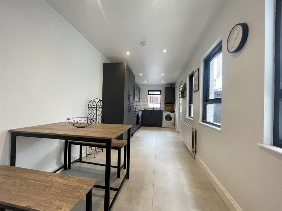 12 Adelaide Avenue, Lisburn Road