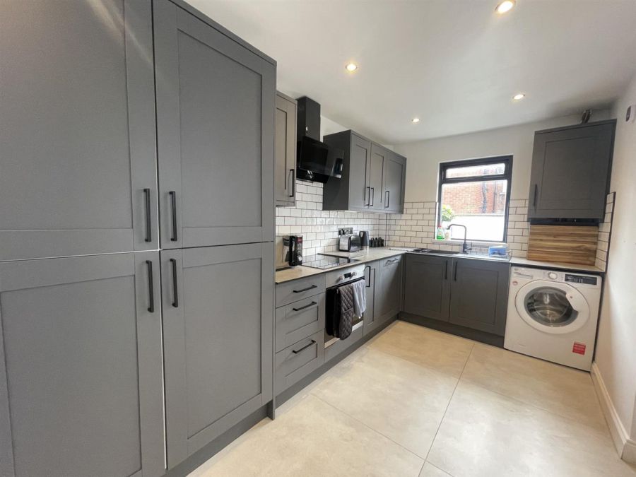 12 Adelaide Avenue, Lisburn Road