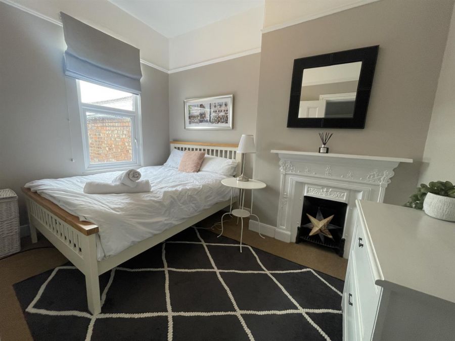 12 Adelaide Avenue, Lisburn Road