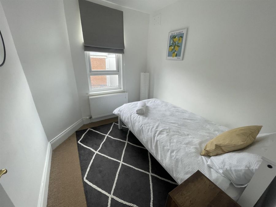 12 Adelaide Avenue, Lisburn Road