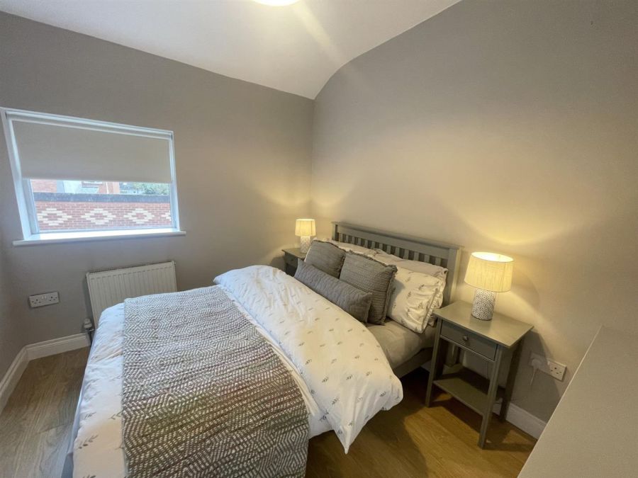 70 Northbrook Street