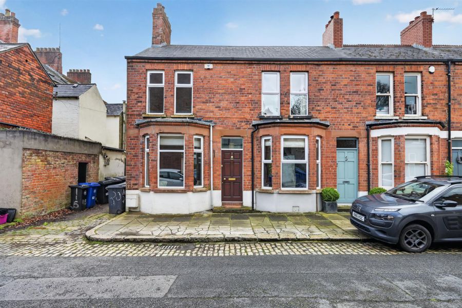 2 Marlborough Gardens