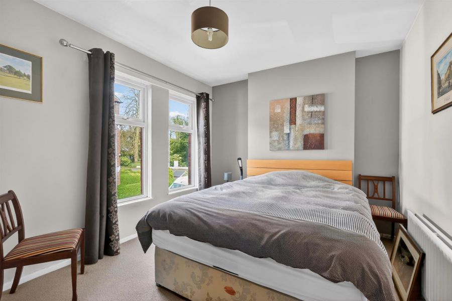 2 Marlborough Gardens