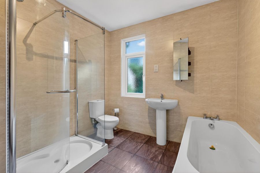 2 Marlborough Gardens