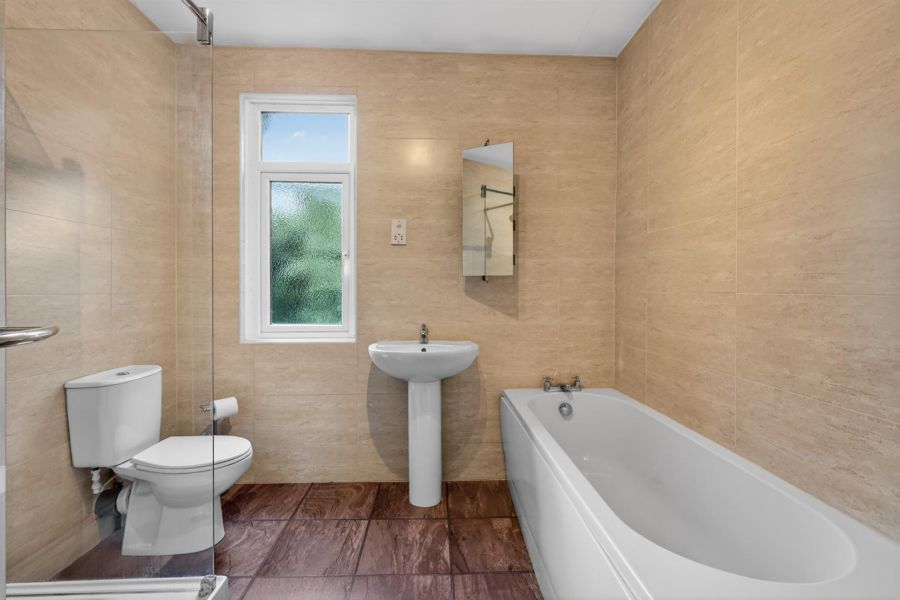 2 Marlborough Gardens