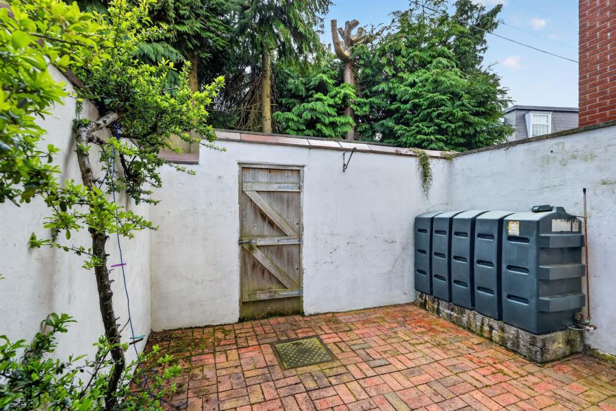 2 Marlborough Gardens