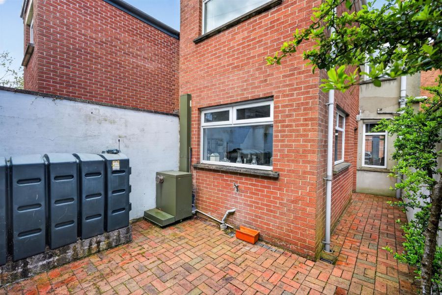 2 Marlborough Gardens