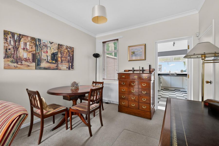 2 Marlborough Gardens