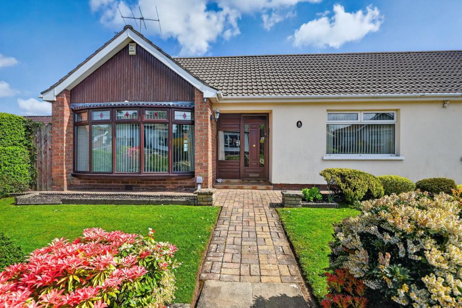 23 Clonmore Park