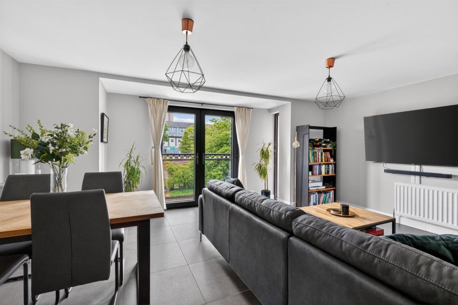 Apt 6, 1 Utility Street
