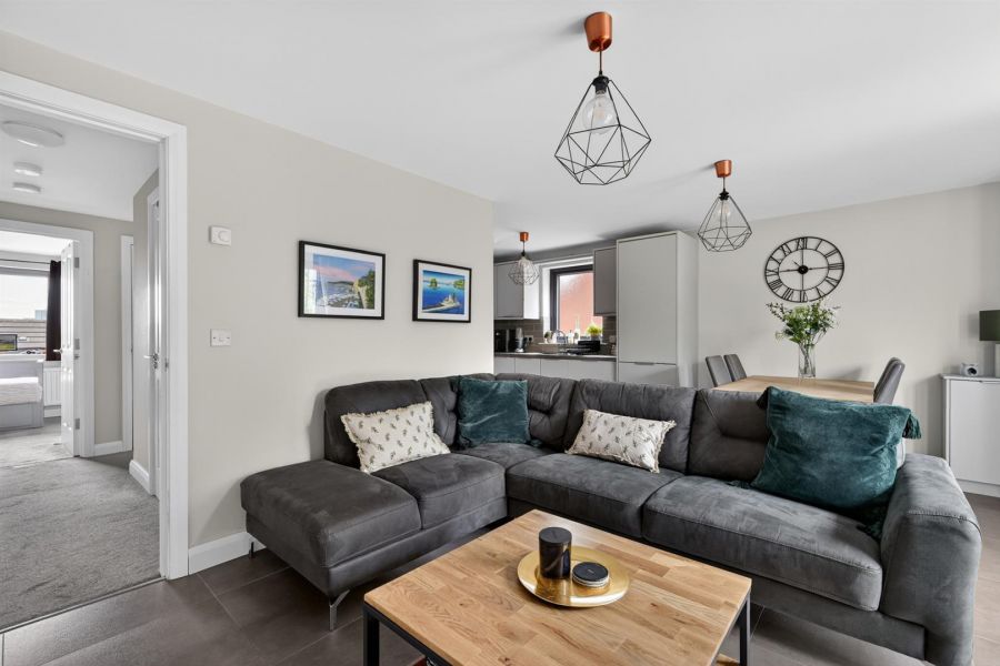 Apt 6, 1 Utility Street