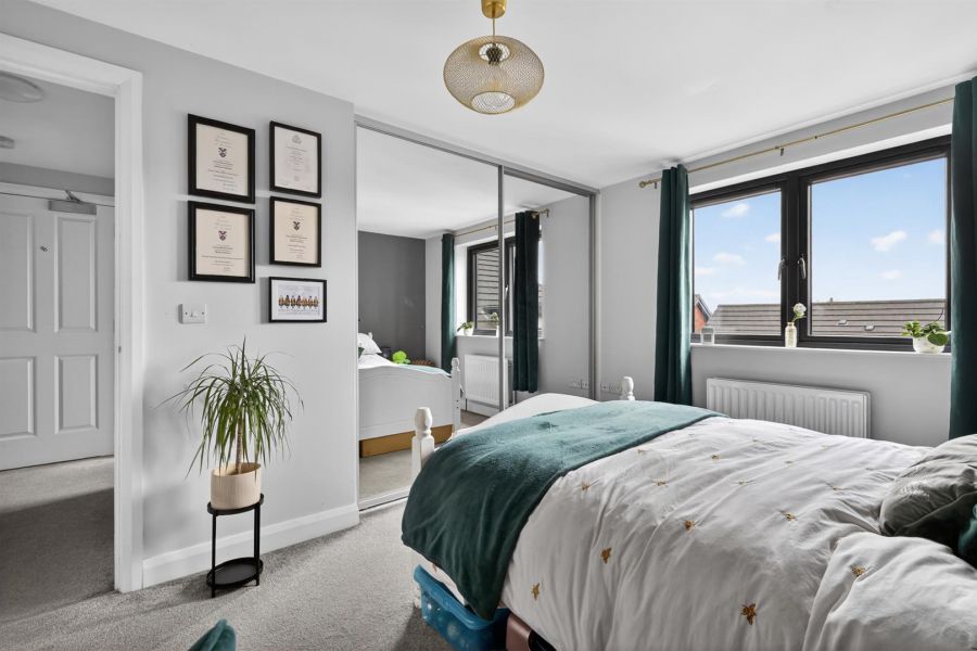 Apt 6, 1 Utility Street