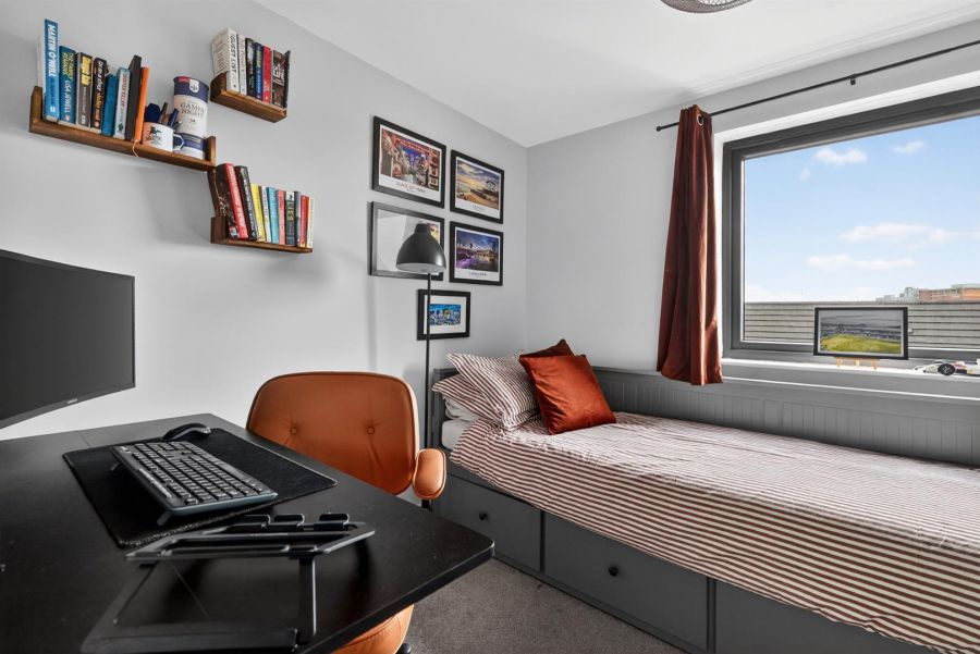 Apt 6, 1 Utility Street