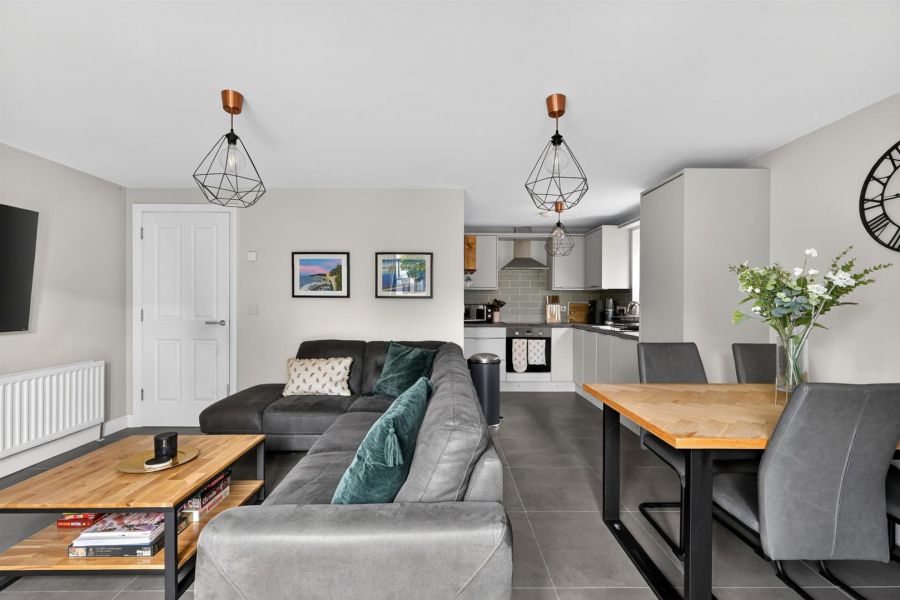 Apt 6, 1 Utility Street