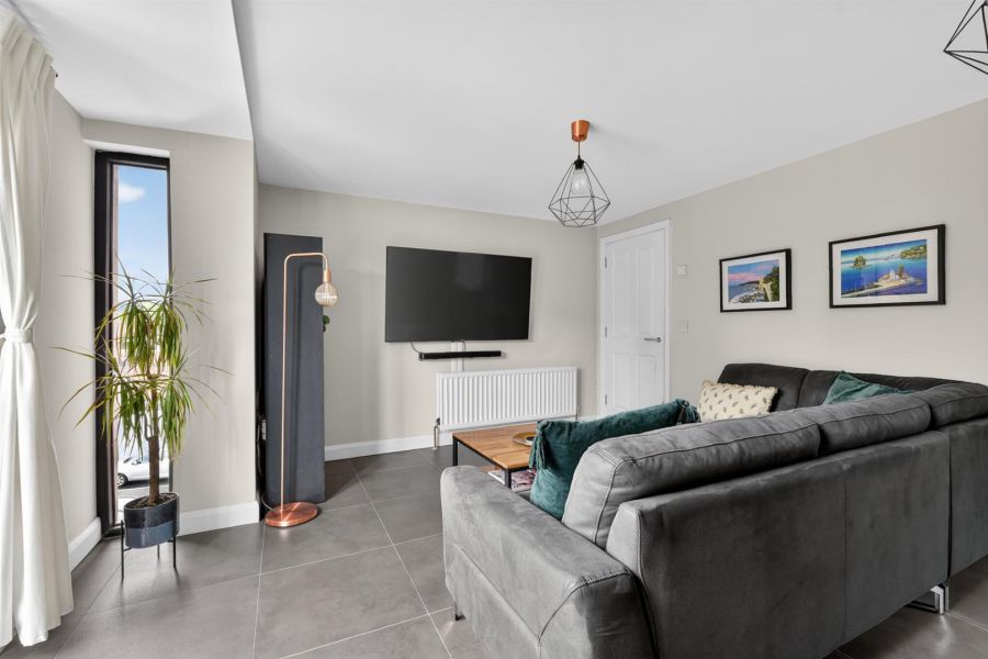 Apt 6, 1 Utility Street