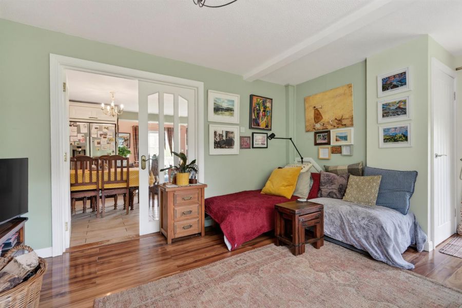 27 Glendun Park