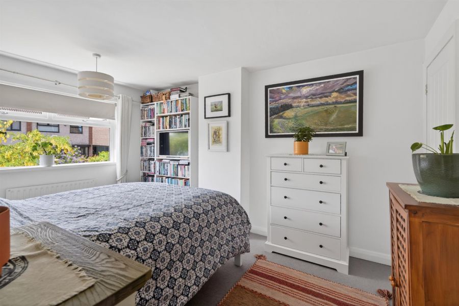 27 Glendun Park