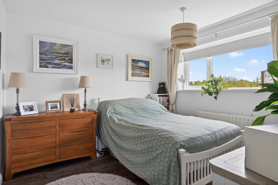 27 Glendun Park