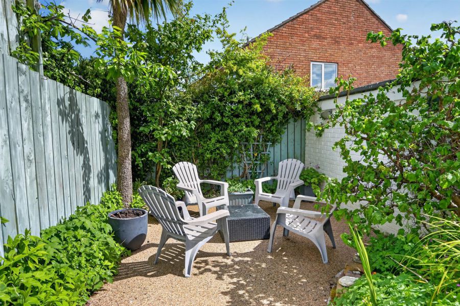 27 Glendun Park