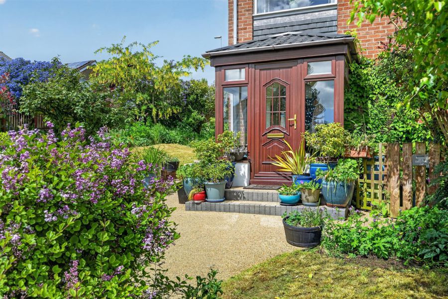 27 Glendun Park