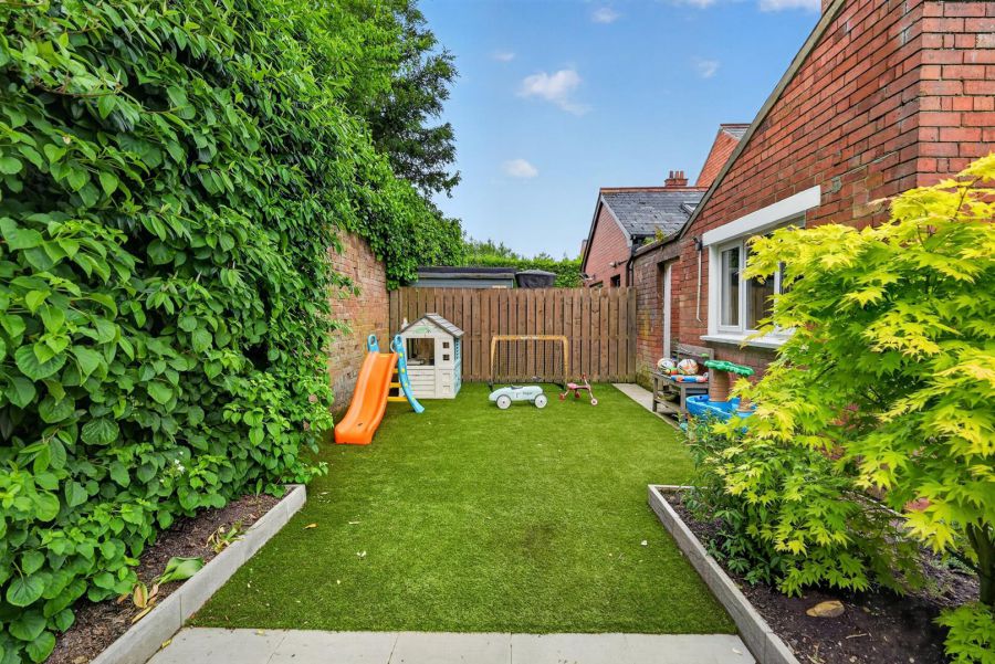 57 Myrtlefield Park