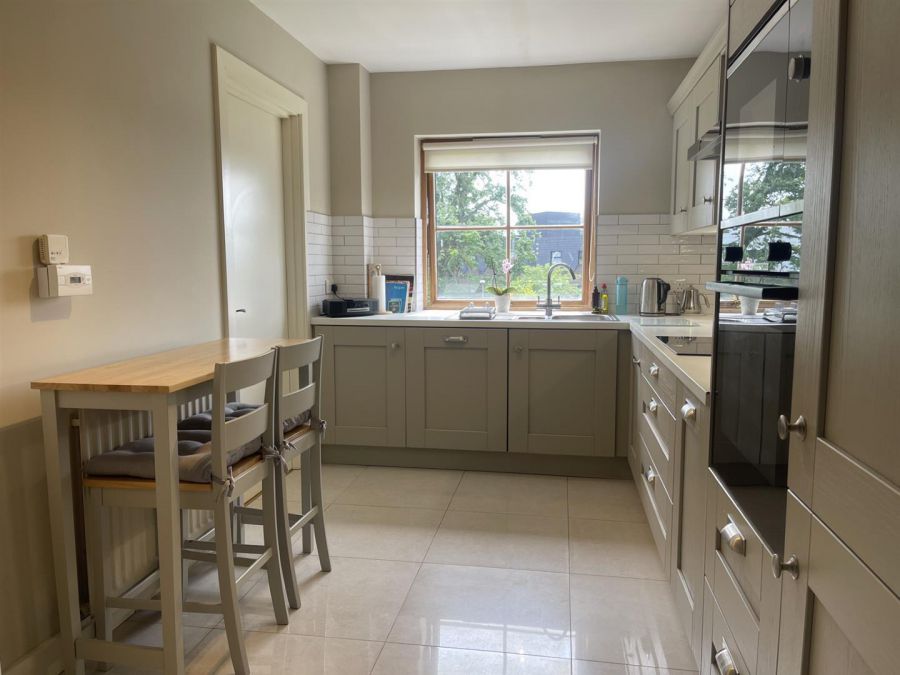 Apt 14 Danesfort