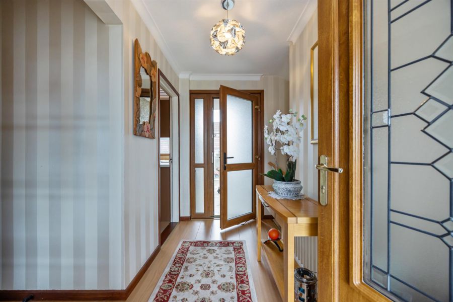 16 Glennor Crescent
