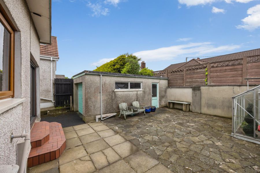 16 Glennor Crescent