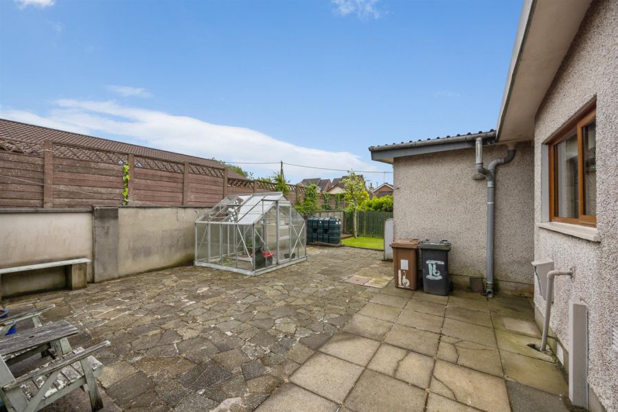 16 Glennor Crescent