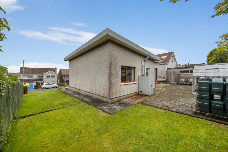 16 Glennor Crescent
