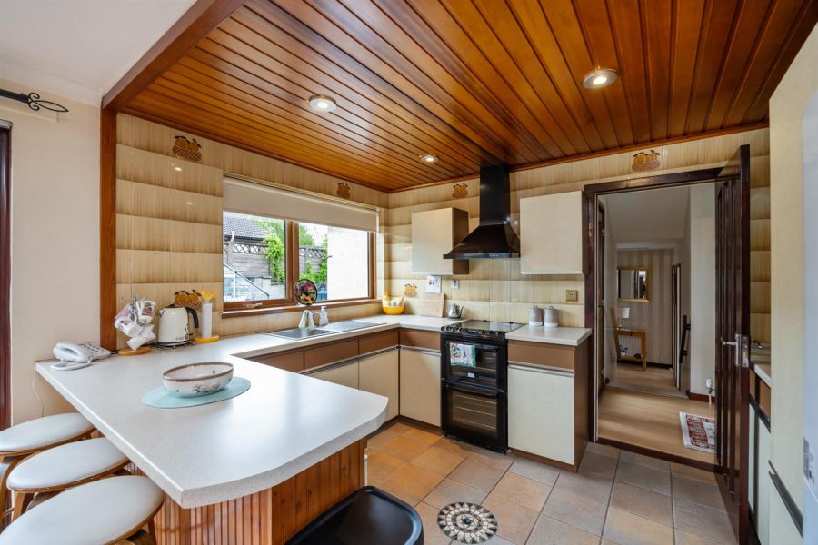 16 Glennor Crescent