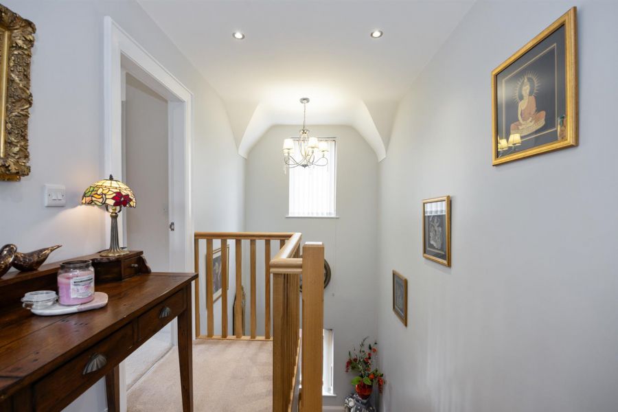 1b Rowallane Close