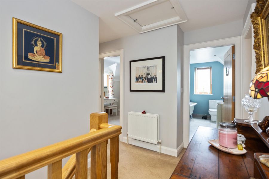 1b Rowallane Close