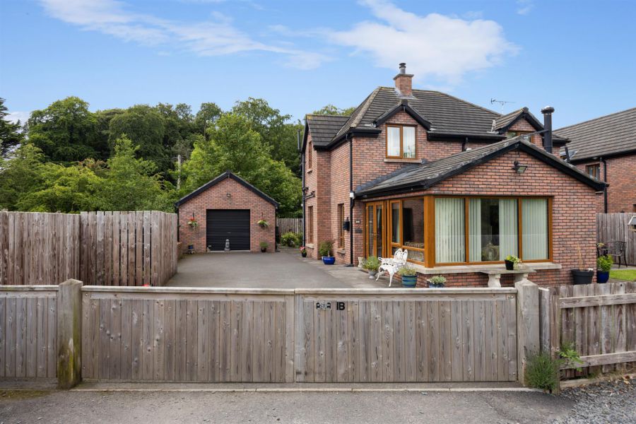 1b Rowallane Close