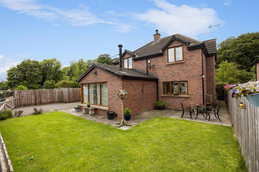 1b Rowallane Close