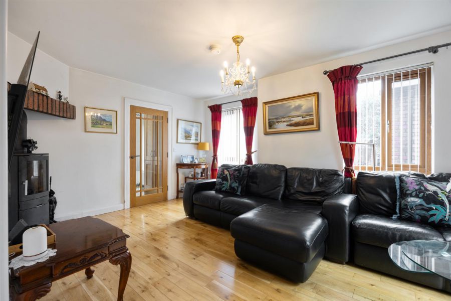1b Rowallane Close