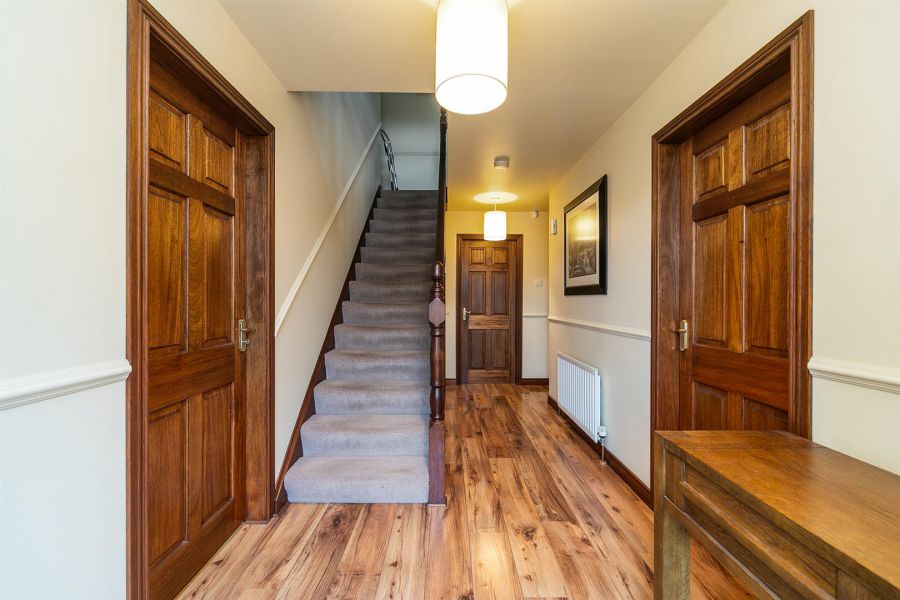 1 Willow Bank